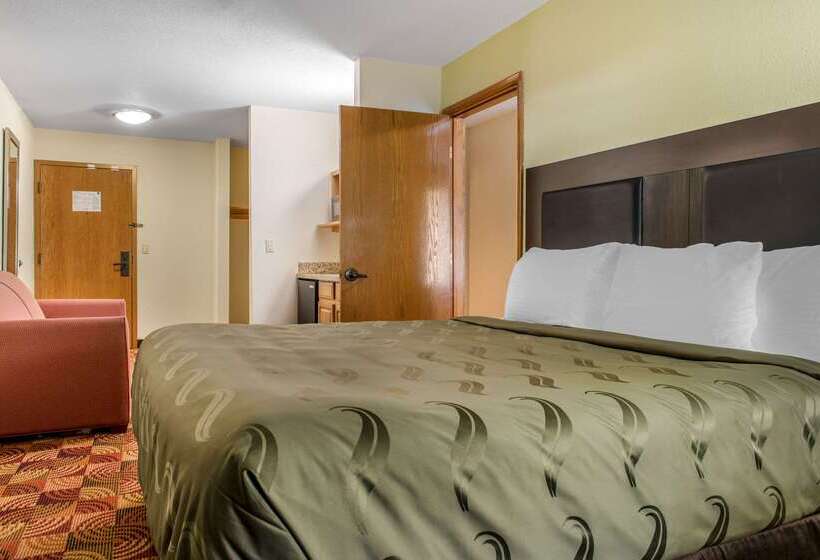 ホテル Quality Inn Bloomington Near University