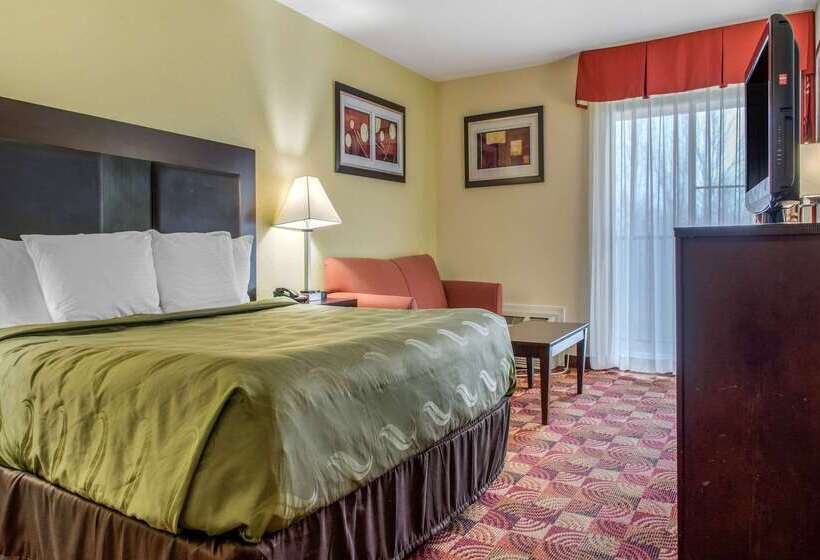 ホテル Quality Inn Bloomington Near University