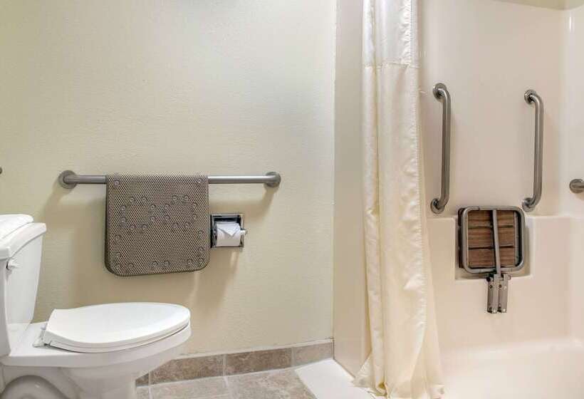 ホテル Quality Inn Bloomington Near University