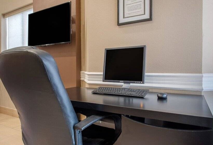 ホテル Quality Inn Bloomington Near University