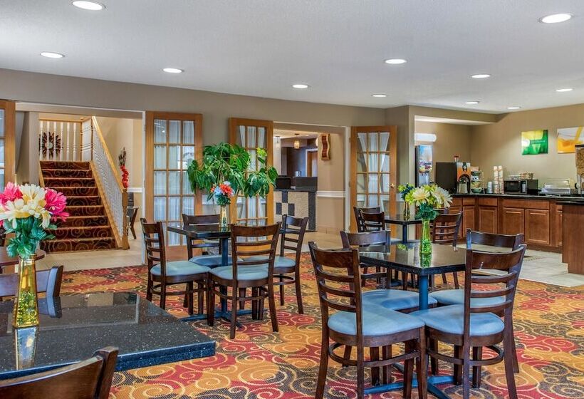 ホテル Quality Inn Bloomington Near University