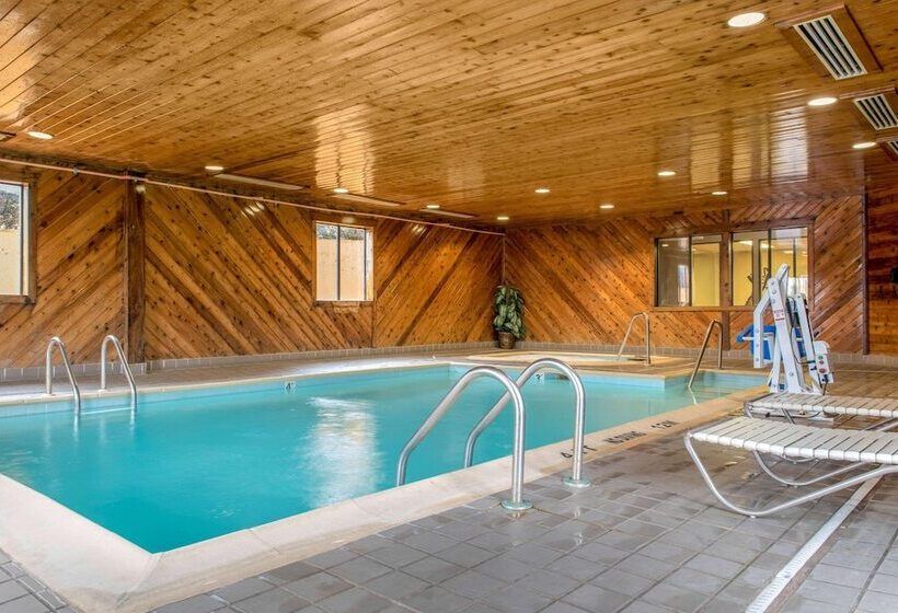 ホテル Quality Inn Bloomington Near University