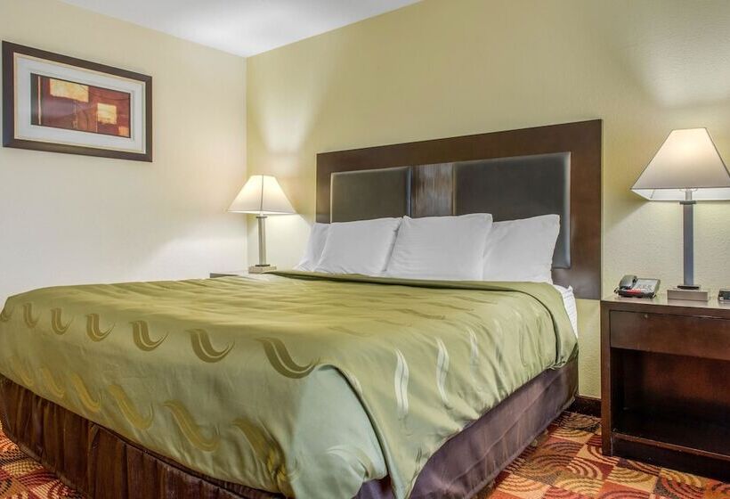 ホテル Quality Inn Bloomington Near University