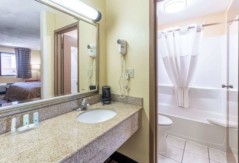 فندق Quality Inn
