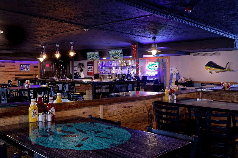 فندق Ramada By Wyndham Sarasota Waterfront