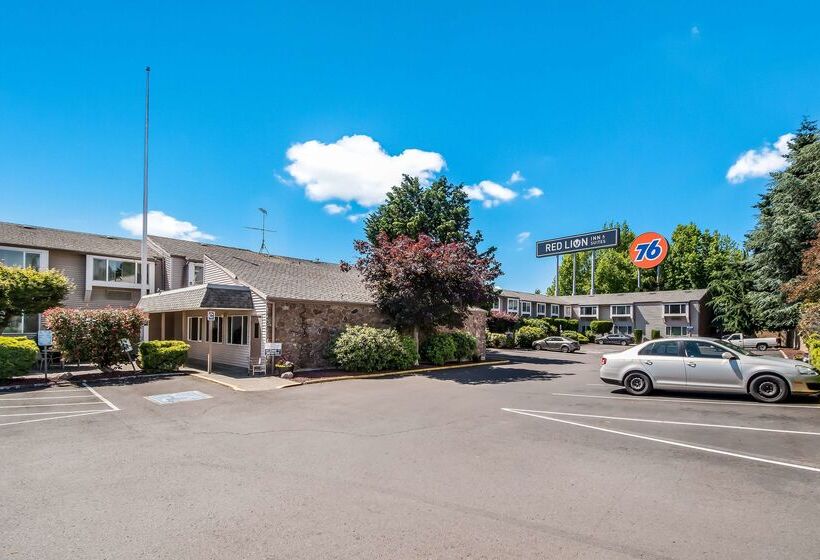 Отель Red Lion Inn & Suites Vancouver
