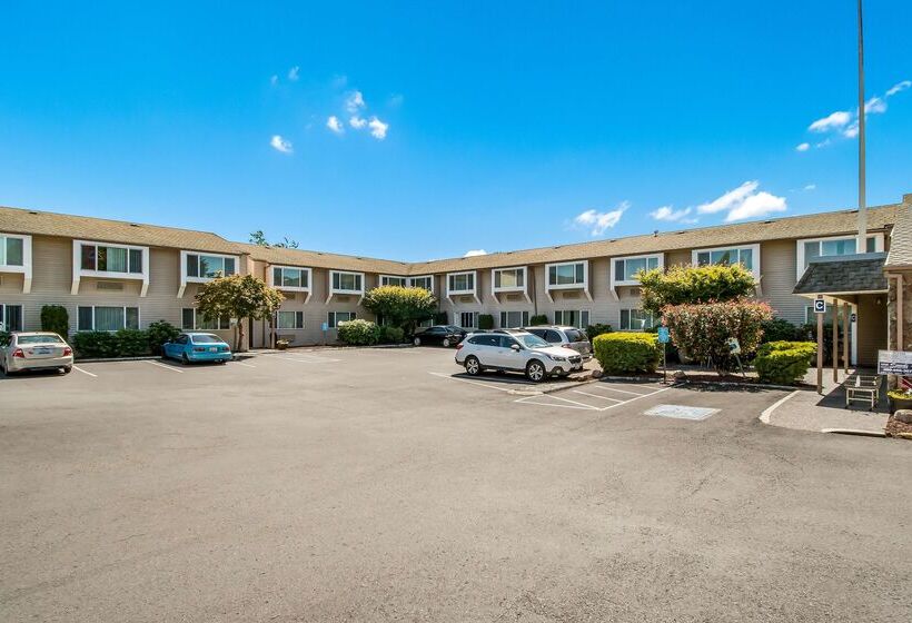 Отель Red Lion Inn & Suites Vancouver