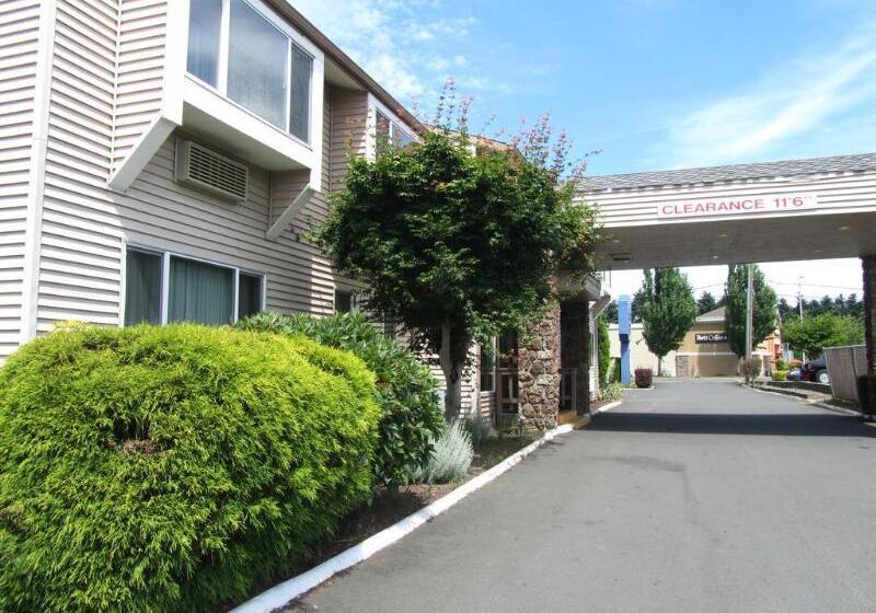 Отель Red Lion Inn & Suites Vancouver