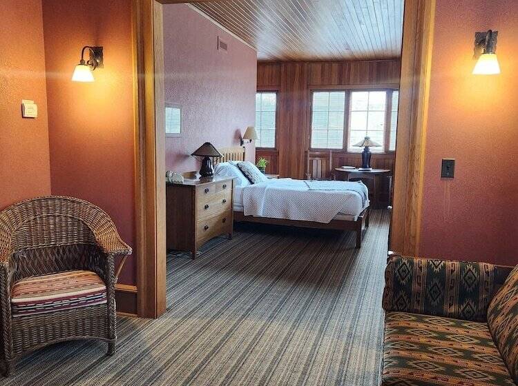 בית מלון כפרי Roycroft Inn