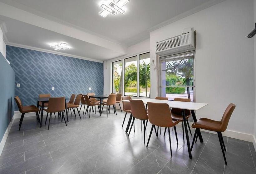 Garden Hotel Miami Airport, Trademark Collection By Wyndham