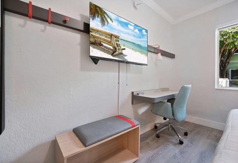 Garden Hotel Miami Airport, Trademark Collection By Wyndham