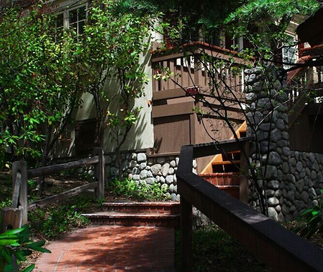 בית מלון כפרי Saddleback Inn At Lake Arrowhead