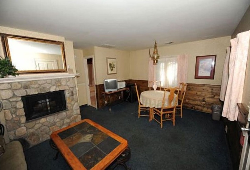 ホテル Saddleback Inn At Lake Arrowhead