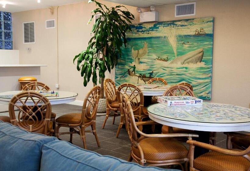 فندق Sandpiper Beach Club