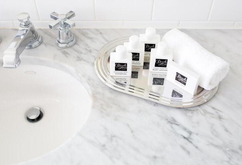 فندق Sandpiper Beach Club