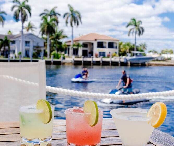 酒店 Sands Harbor Resort And Marina