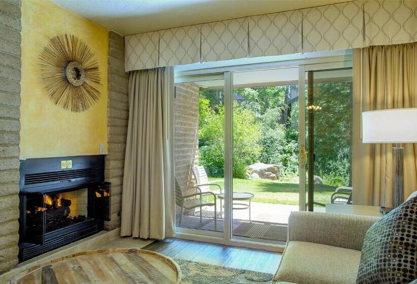 Отель Sandstone Creek Club Condominiums