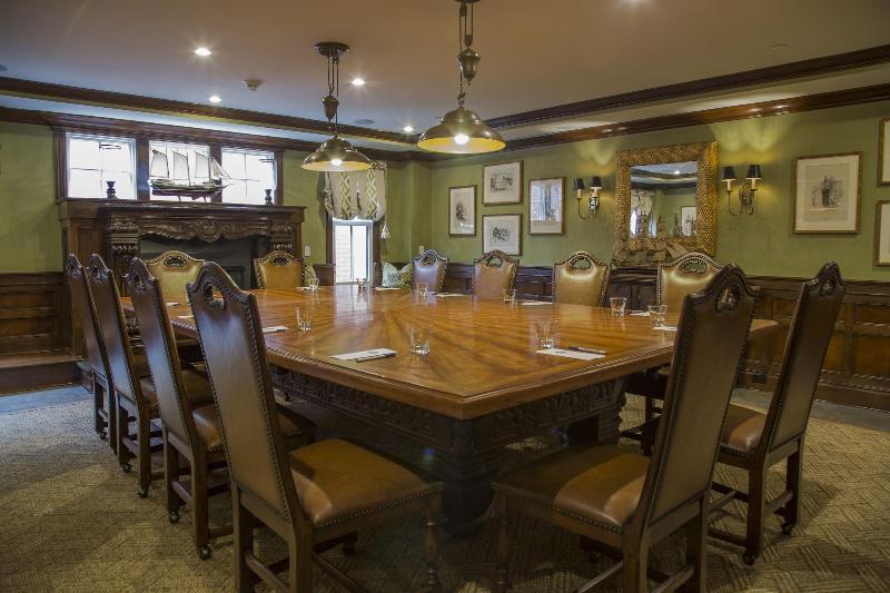 فندق Saybrook Point Resort & Marina