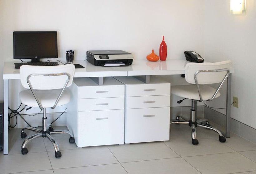 فندق Schoenbrunn Inn