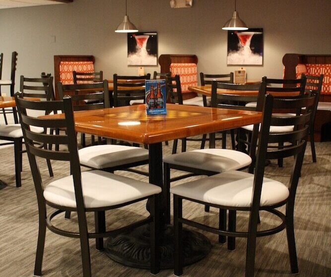 فندق Schoenbrunn Inn