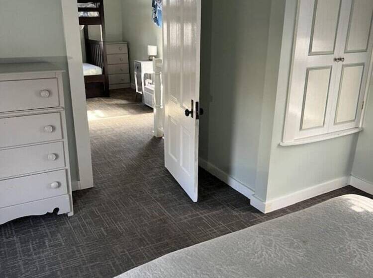 فندق Sea Latch Inn