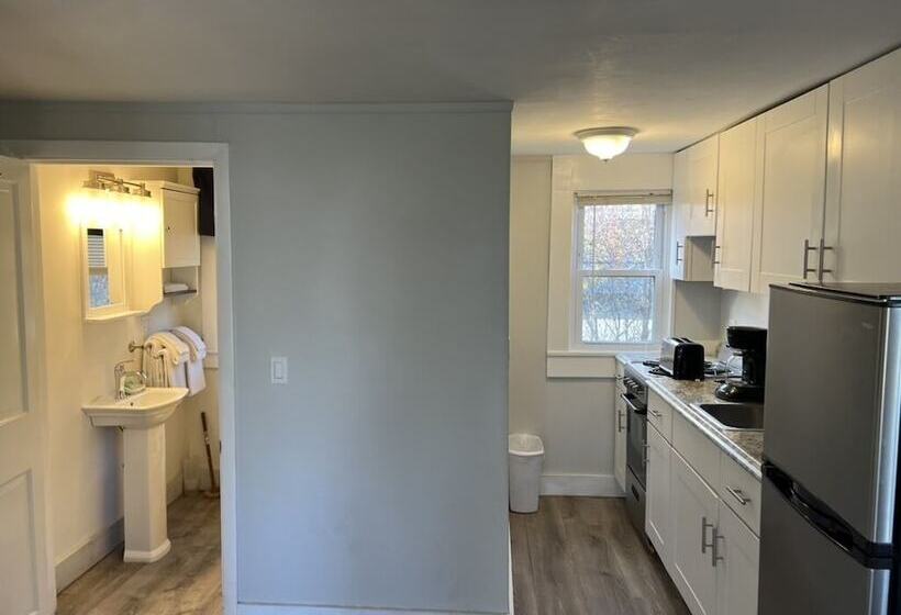 فندق Sea Latch Inn