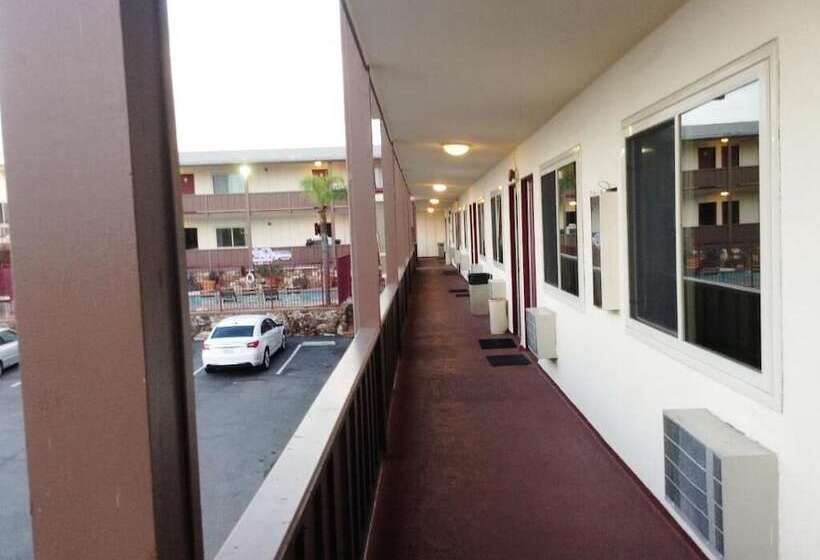 فندق Seahorse Inn