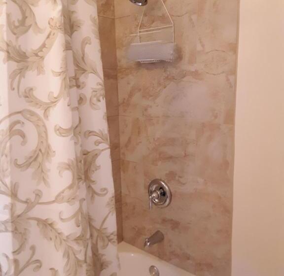 فندق Secret Garden Inn & Cottages