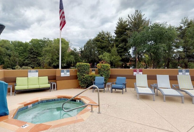 هتل Sedona Real Inn & Suites