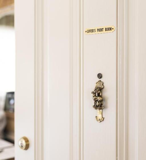 בית מלון כפרי Seven Gables Inn On Monterey Bay, A Kirkwood Collection