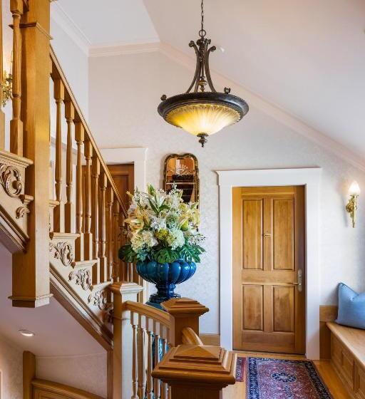 בית מלון כפרי Seven Gables Inn On Monterey Bay, A Kirkwood Collection