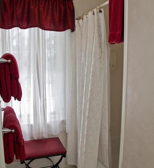 فندق Seven South Street Inn B & B