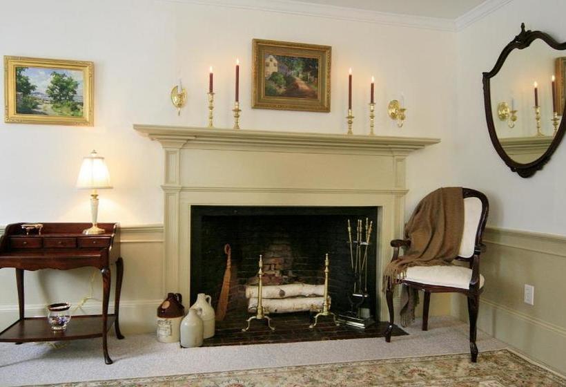 فندق Seven South Street Inn B & B