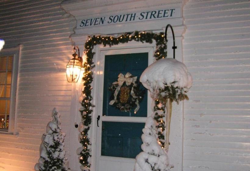فندق Seven South Street Inn B & B
