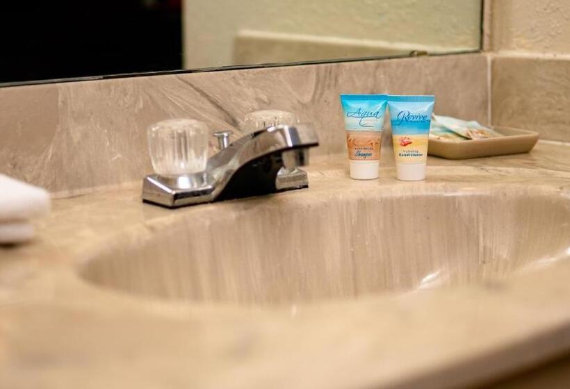 בית מלון כפרי Sevilla Inn Kissimmee Near Disney