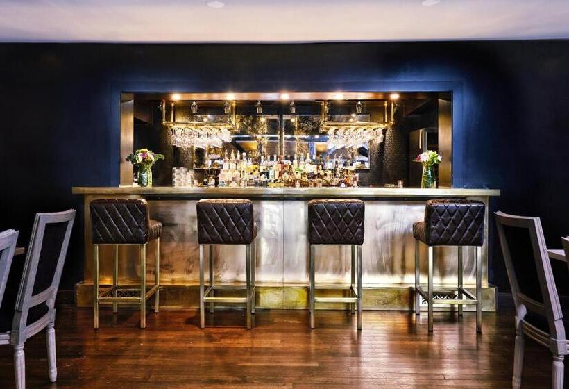 בית מלון כפרי Shelter Harbor Inn