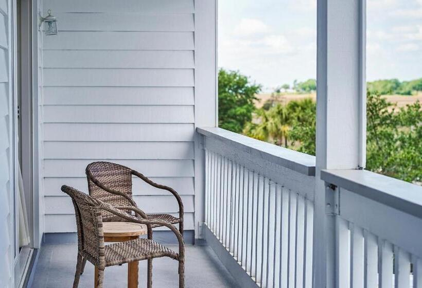 ホテル Shem Creek Inn