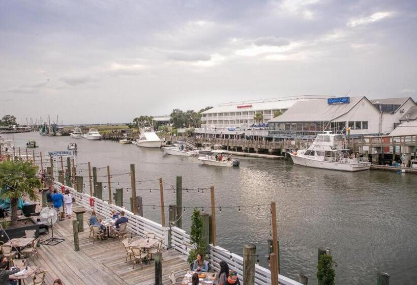 ホテル Shem Creek Inn