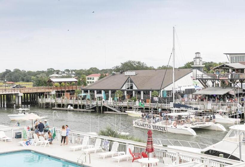 ホテル Shem Creek Inn