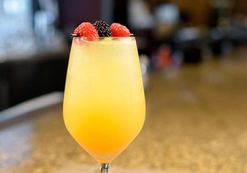 Отель Sheraton Albuquerque Uptown By Marriott