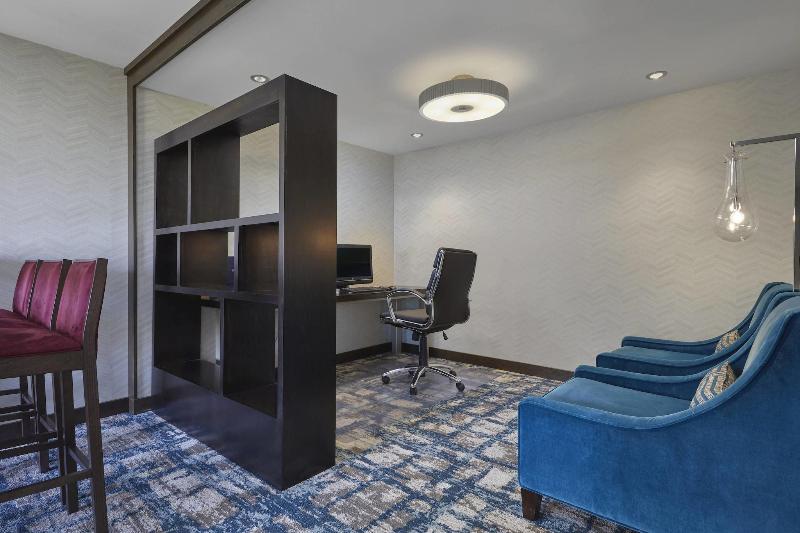 فندق Sheraton Milwaukee Brookfield