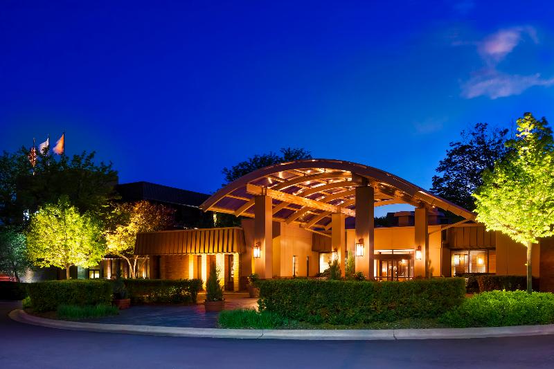 فندق Sheraton Milwaukee Brookfield