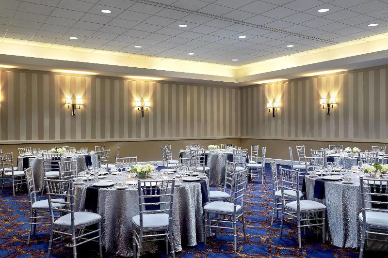 호텔 Sheraton Milwaukee Brookfield