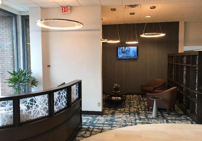 호텔 Sheraton Milwaukee Brookfield