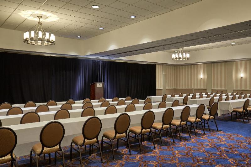 فندق Sheraton Milwaukee Brookfield