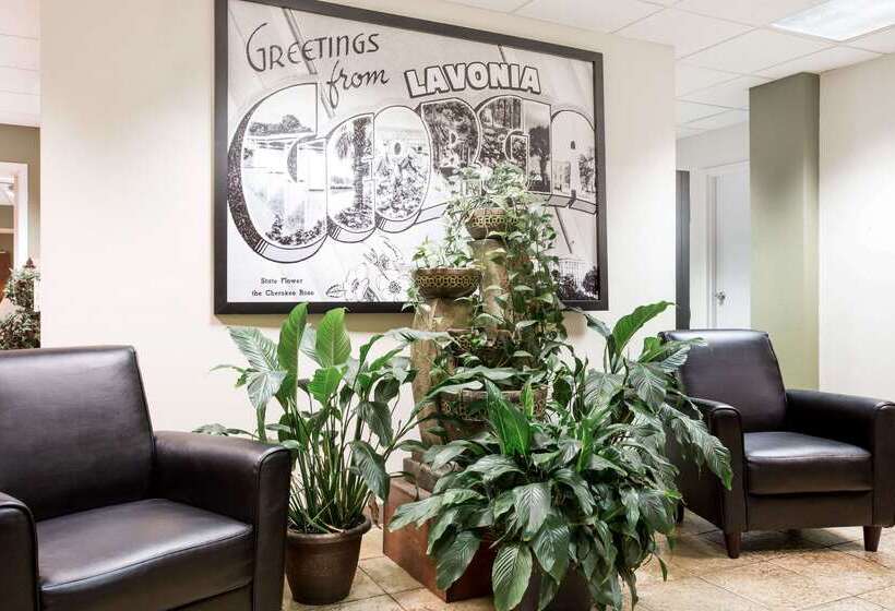 فندق Super 8 By Wyndham Lavonia