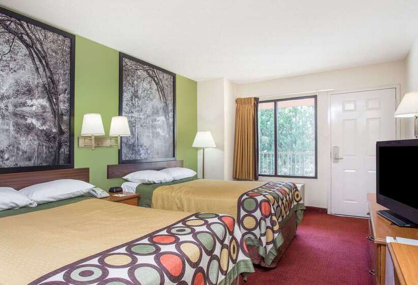 فندق Super 8 By Wyndham Lavonia