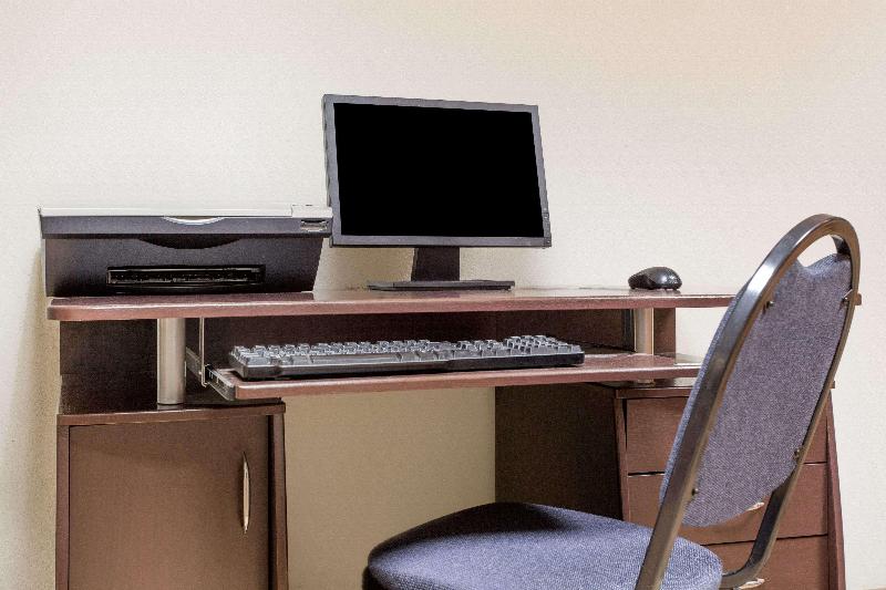 فندق Super 8 By Wyndham Lavonia