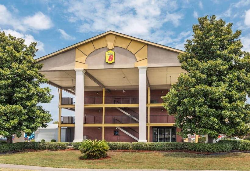 هتل Super 8 By Wyndham Metairie