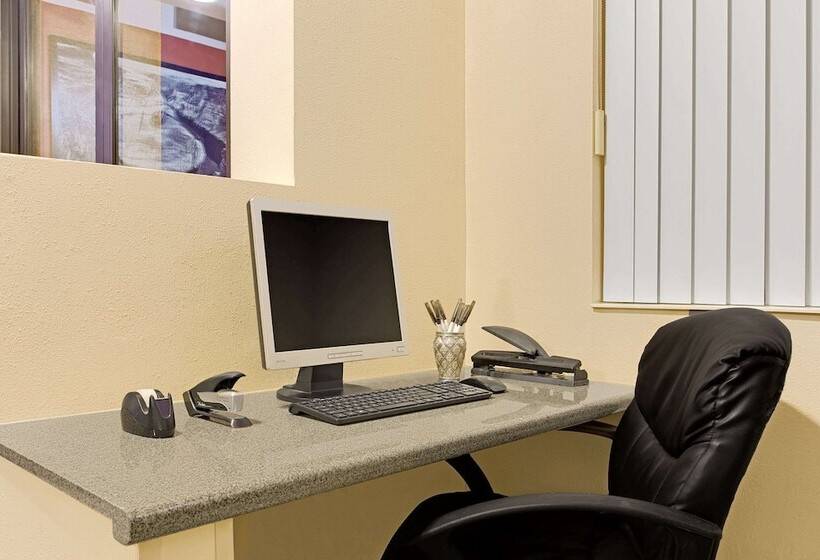 هتل Super 8 By Wyndham Tucson/grant Road Area Az